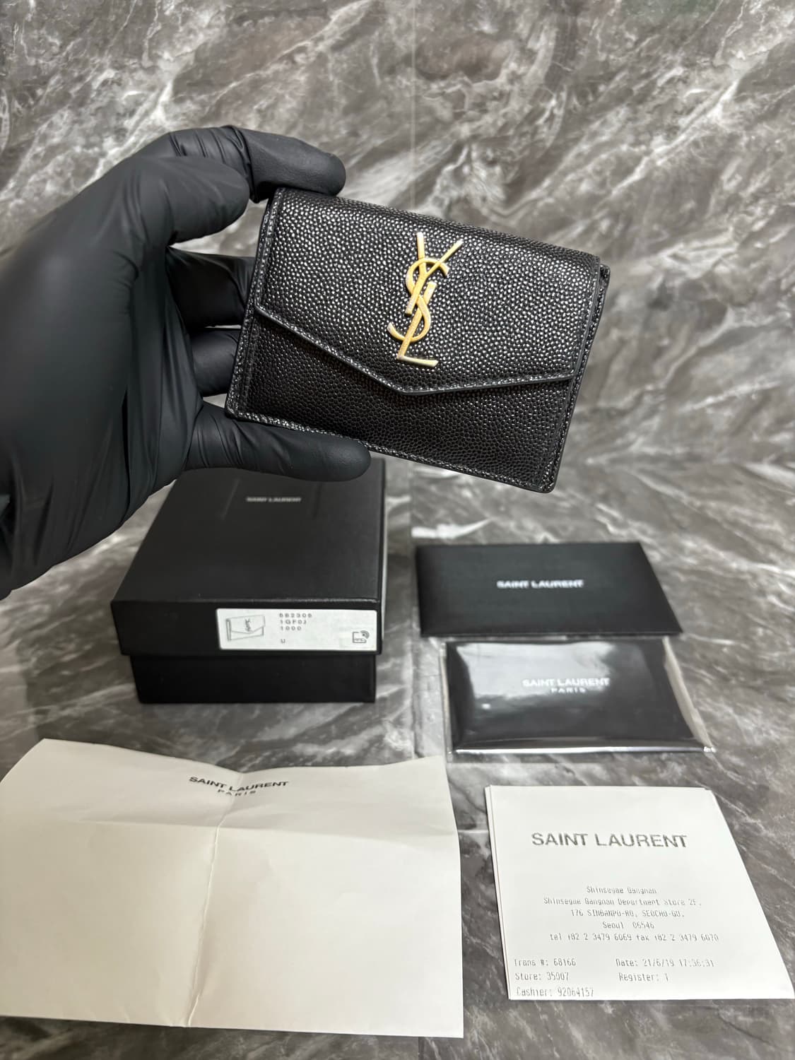 입생로랑 그랑 드 뿌드르 엠보스드 업타운 비즈니스 카드지갑 상품이미지1