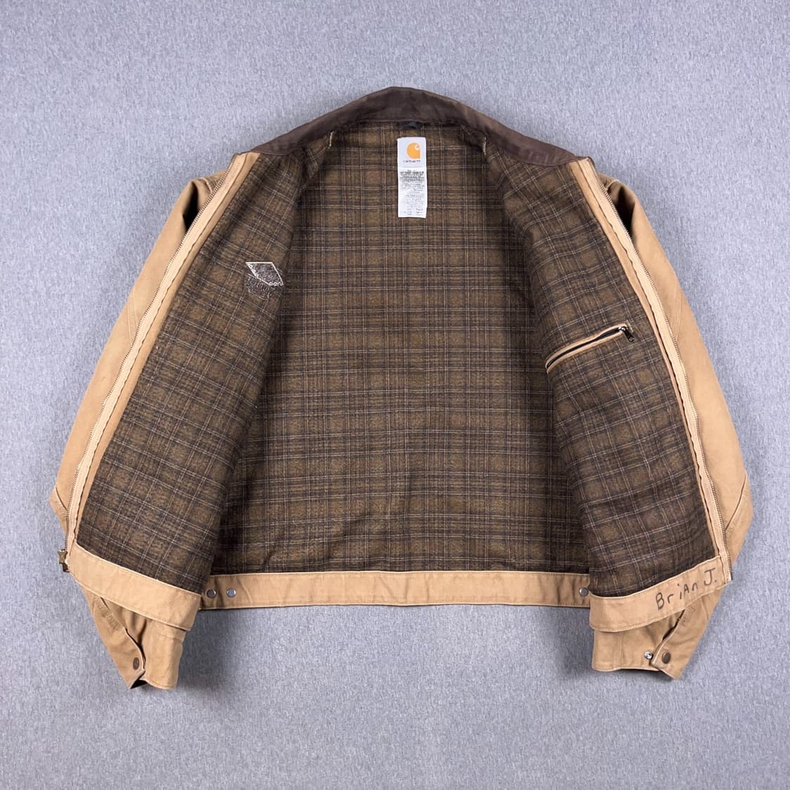 칼하트 J97 디트로이트 어도비 럼버 커스텀 자켓 브라운 CML 상품이미지5