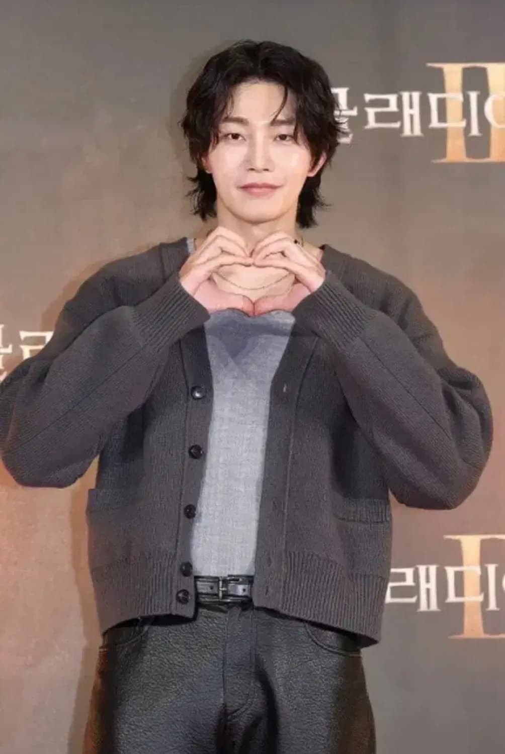 렉토 루스 컴팩트 니트 가디건 차콜 상품이미지9