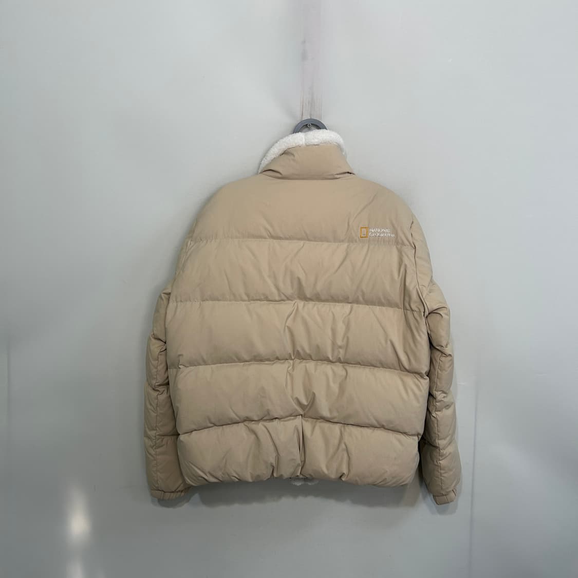 내셔널지오그래픽 2022 오리털 패딩 베이지 남녀공용 상품이미지3