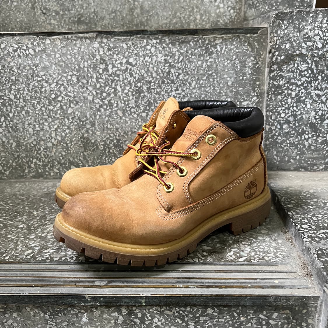 팀버랜드 워터프루프 추카 부츠 위트 누벅 상품이미지1