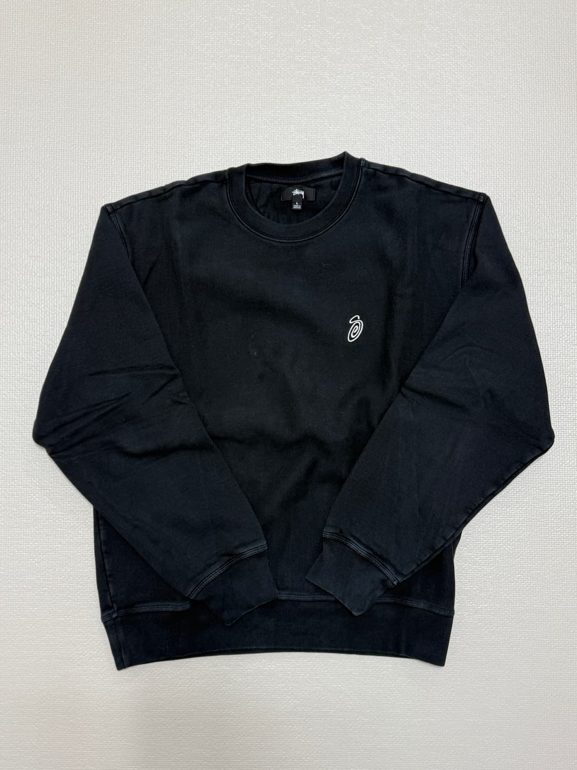 스투시 Curly S 로고 스웻셔츠 상품이미지1