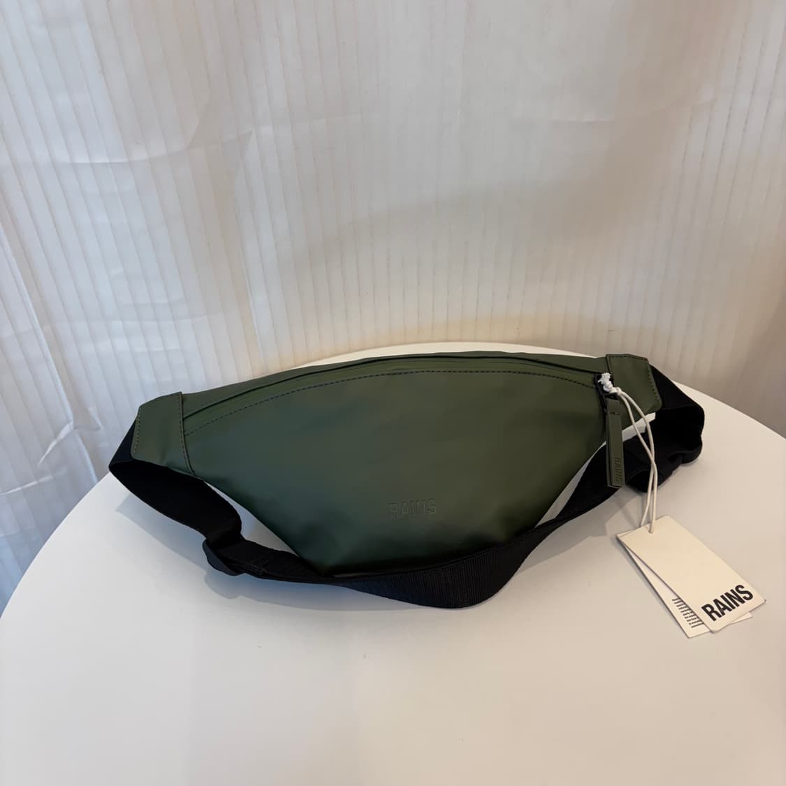 정품 Rains 레인스 힙색 크로스백     상품이미지1