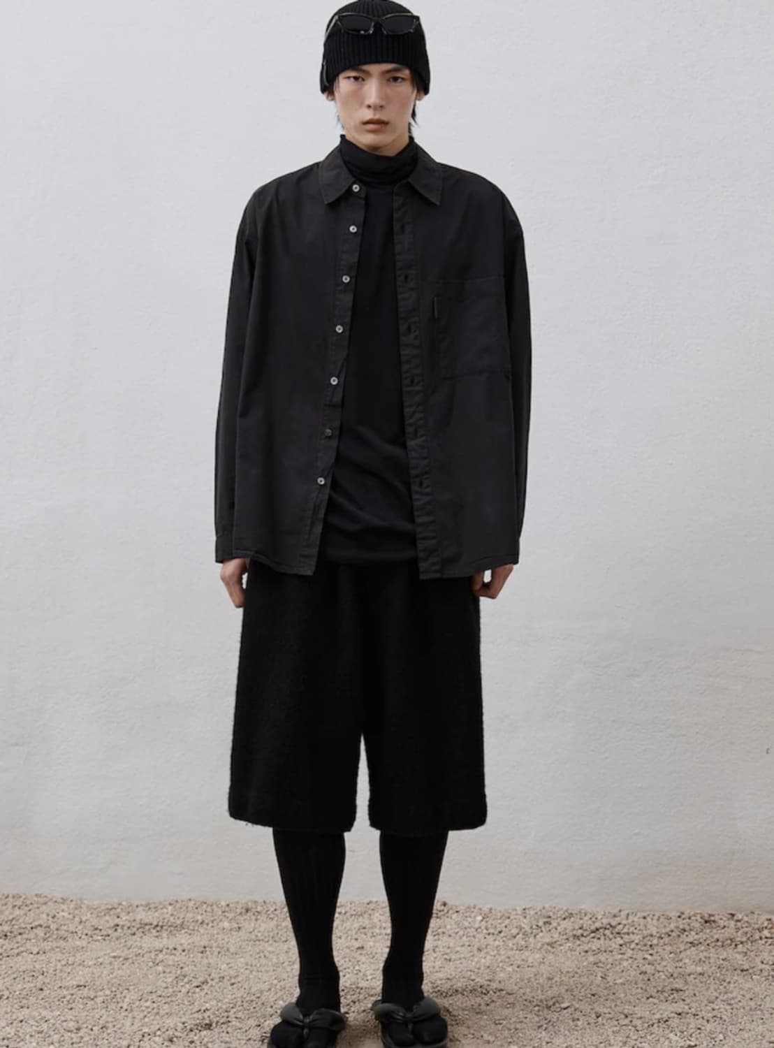 유스 스태프 셔츠 블랙 판매 상품이미지2