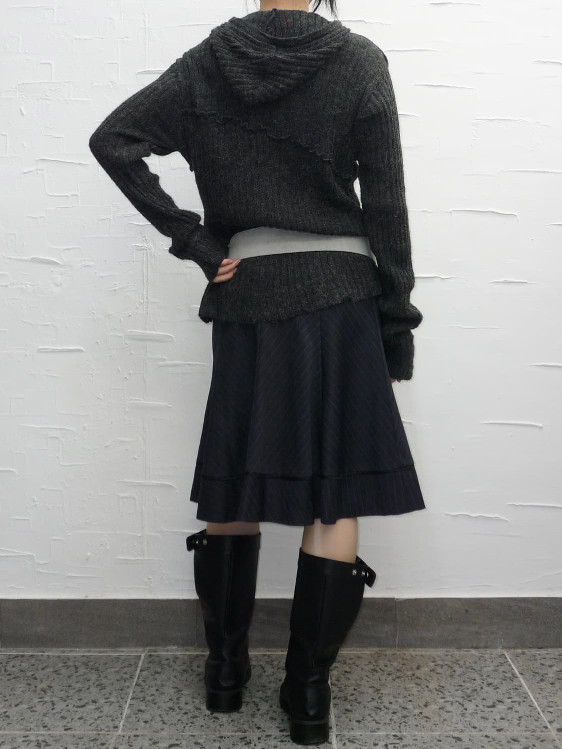 lined charcoal hoodie 상품이미지3