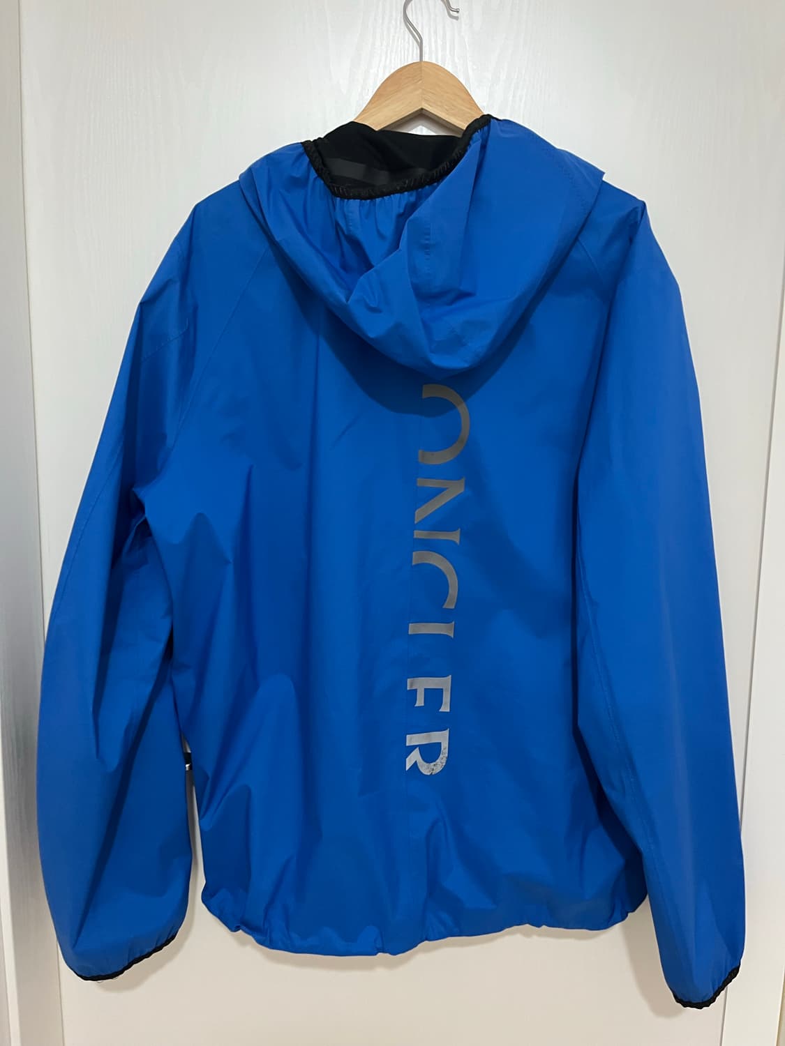 몽클레어 바람막이 상품이미지2