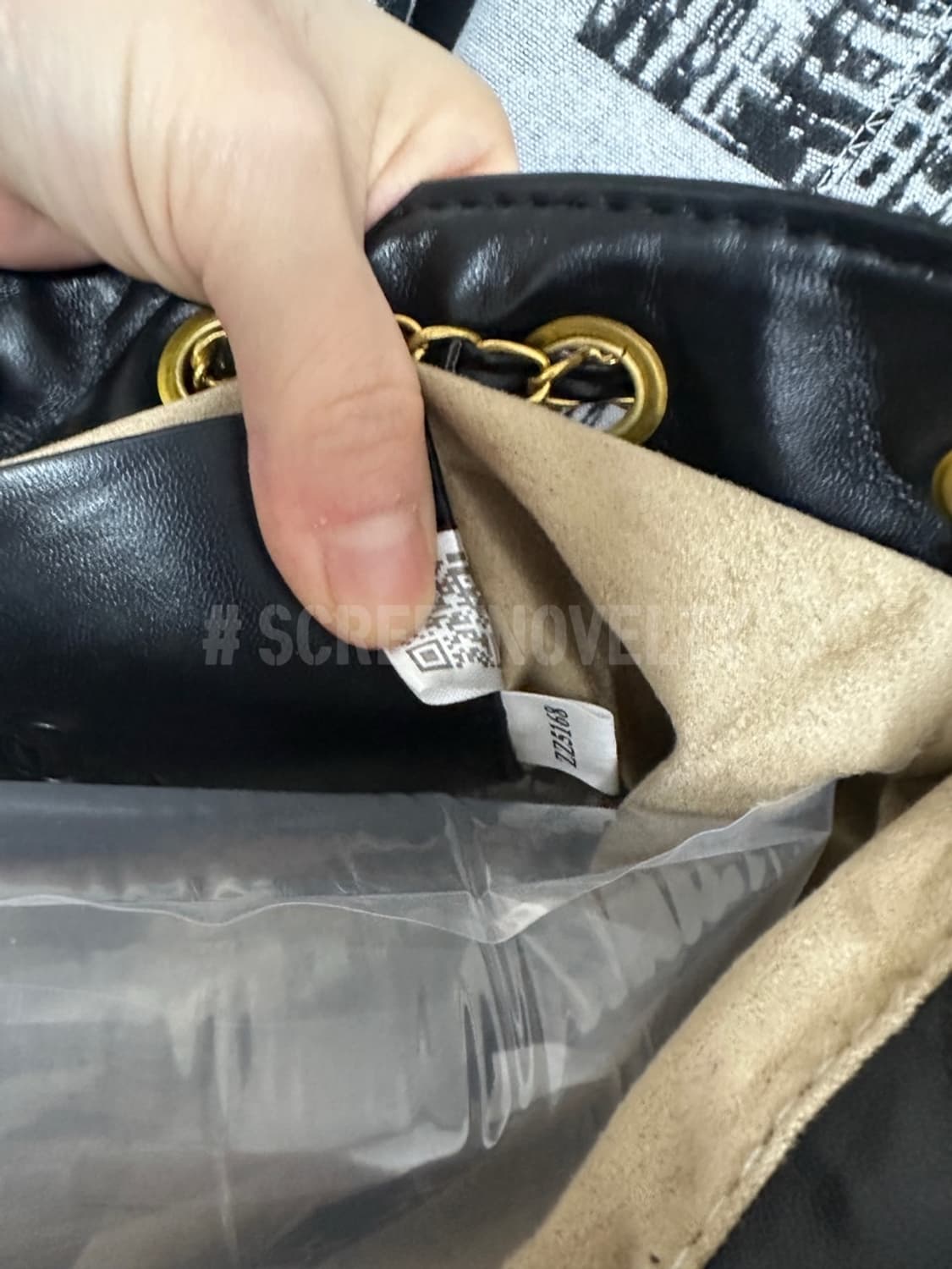 샤넬 블랙 가죽 퀄팅 버킷백 상품이미지8