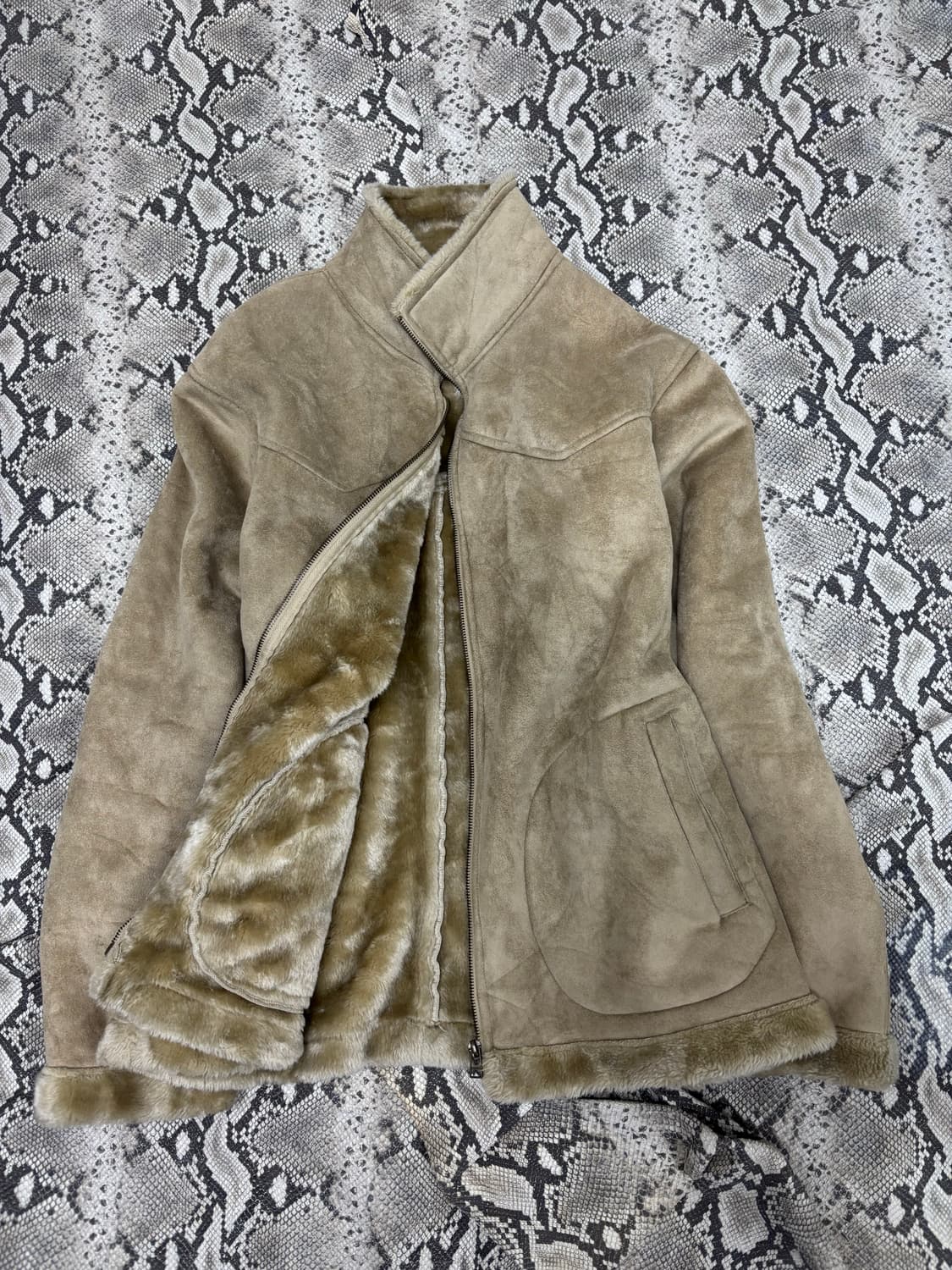 Minimal Ivory Fur Mustang 상품이미지3