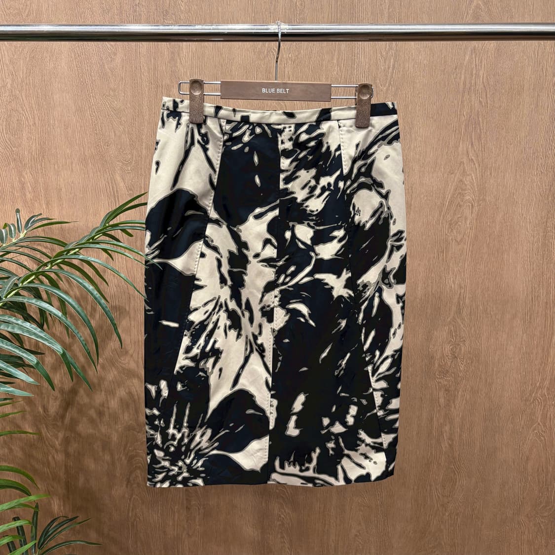 막스마라 미디 스커트 볼드 플로럴 아트워크 프린팅 디테일 H라인 브라운 상품이미지1