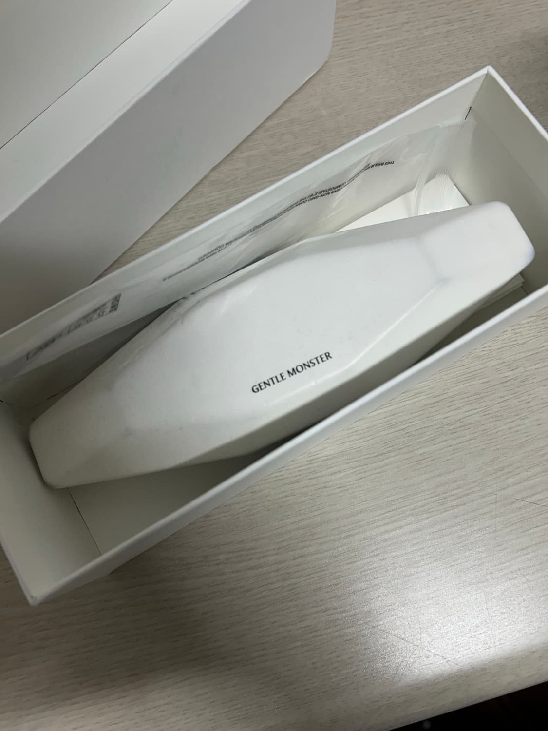 젠틀몬스터 오로라 02 상품이미지3