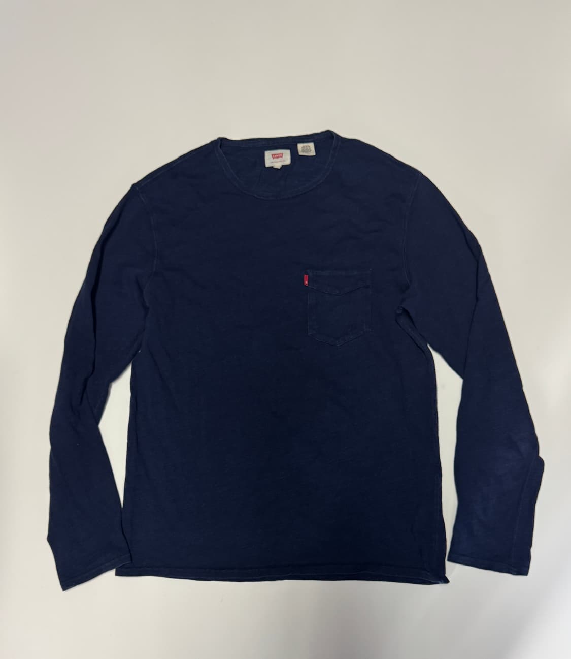 여성 리바이스 미니멀 원 포켓 긴팔 티셔츠 S 네이비 상품이미지1