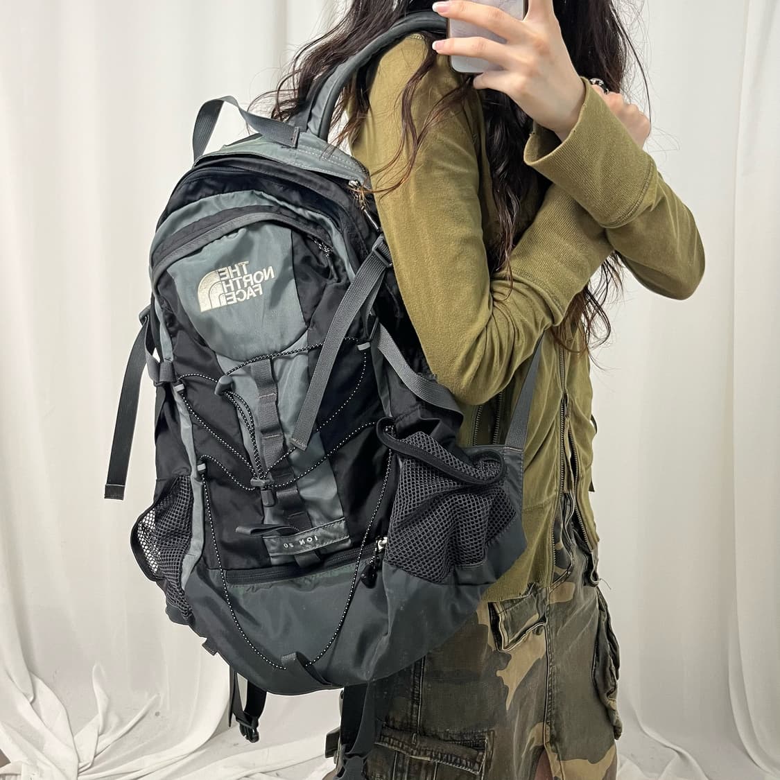The North Face khaki gray ION20 backpack 상품이미지2