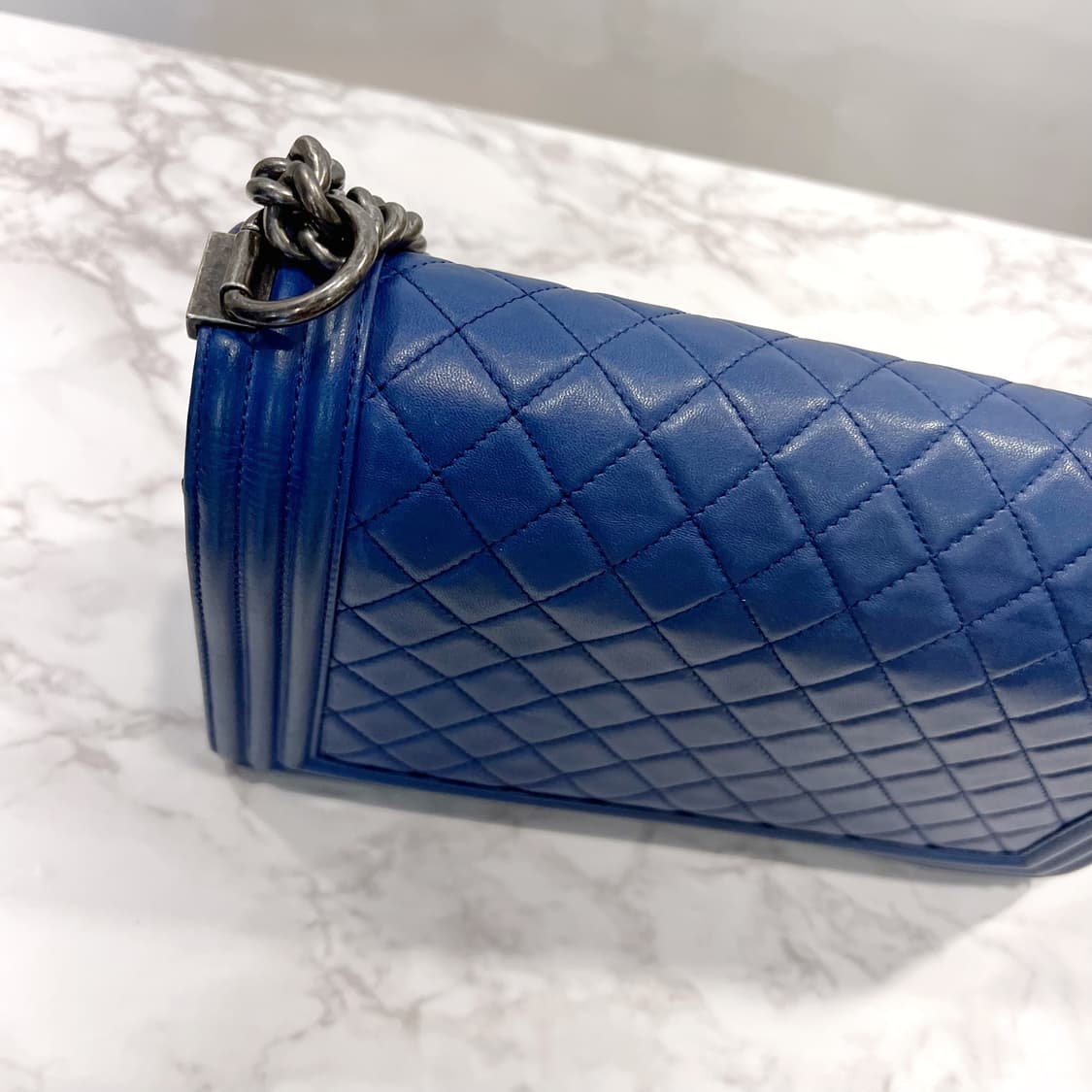 CHANEL 샤넬 보이백 뉴미듐/라자 상품이미지9