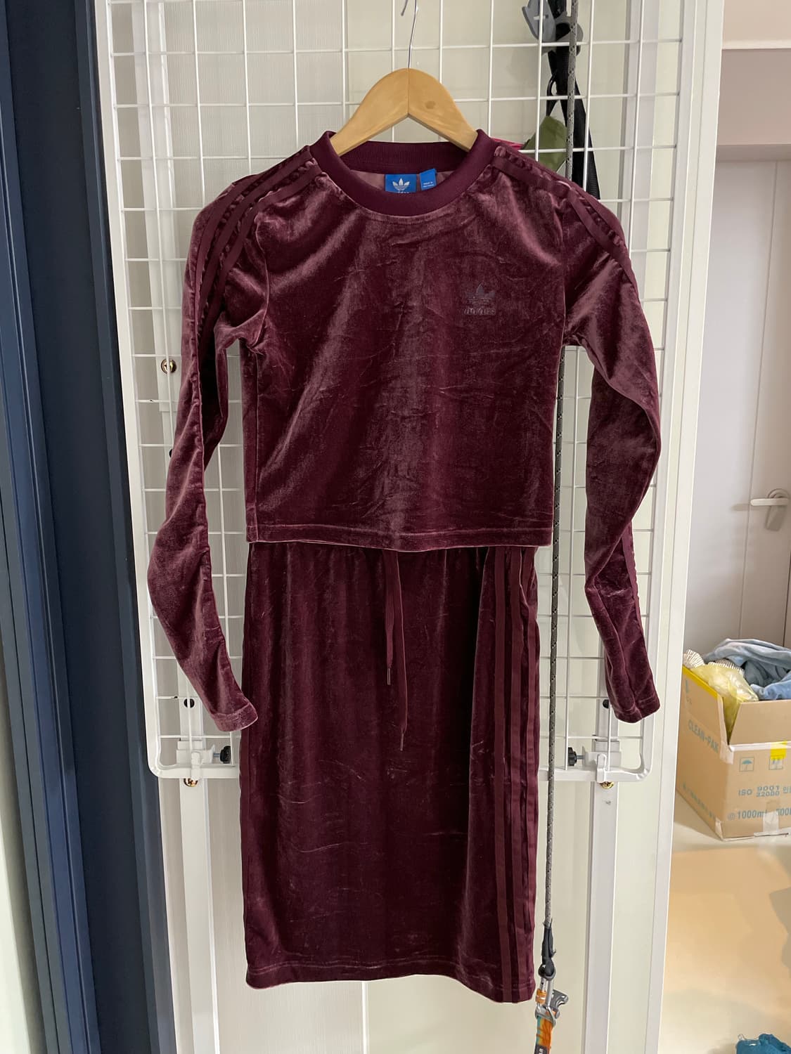 아디다스 벨벳 크롭티 스커트 투피스세트 85 상품이미지1