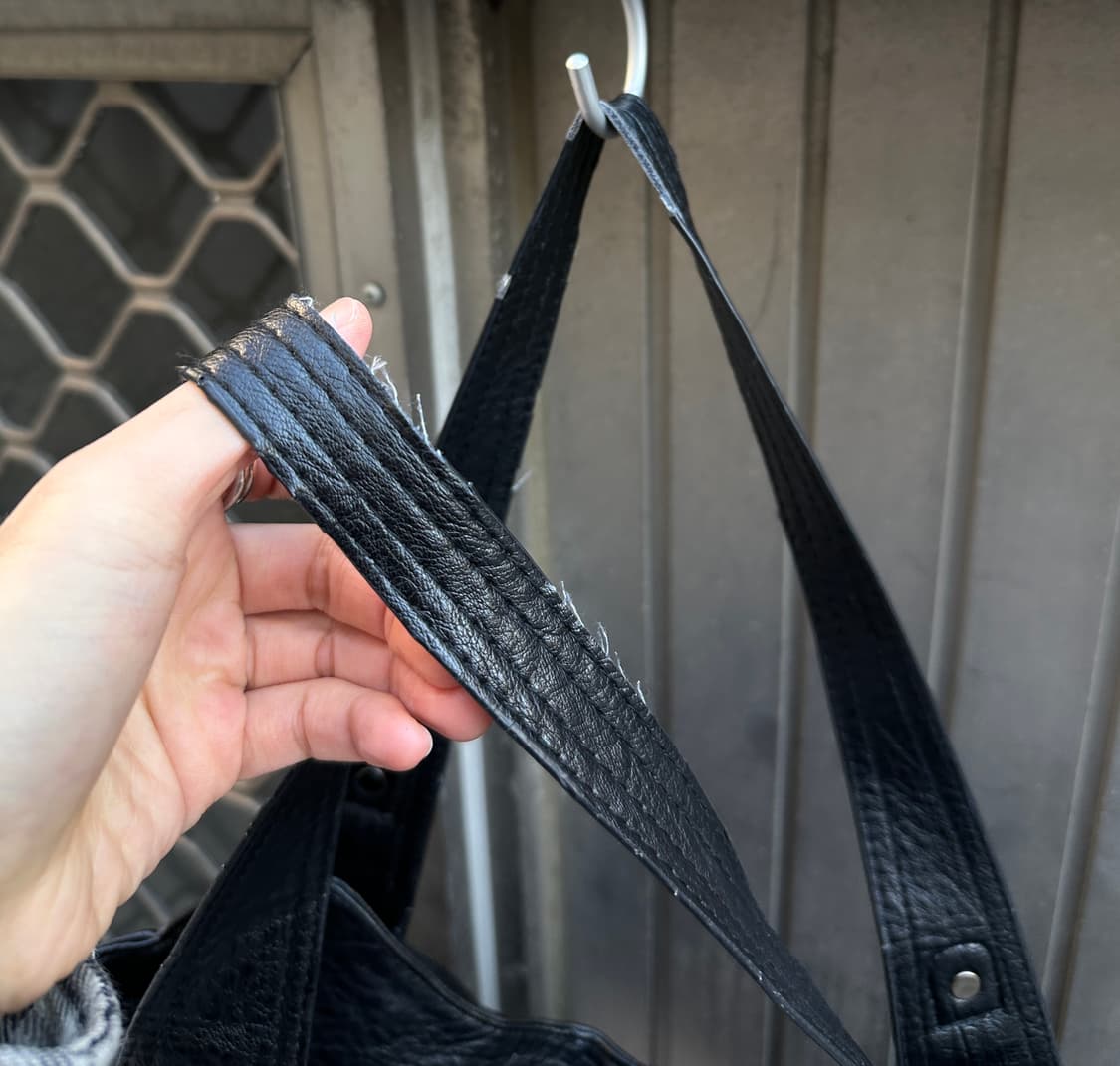 Black leather zipper point shoulder bag 상품이미지7