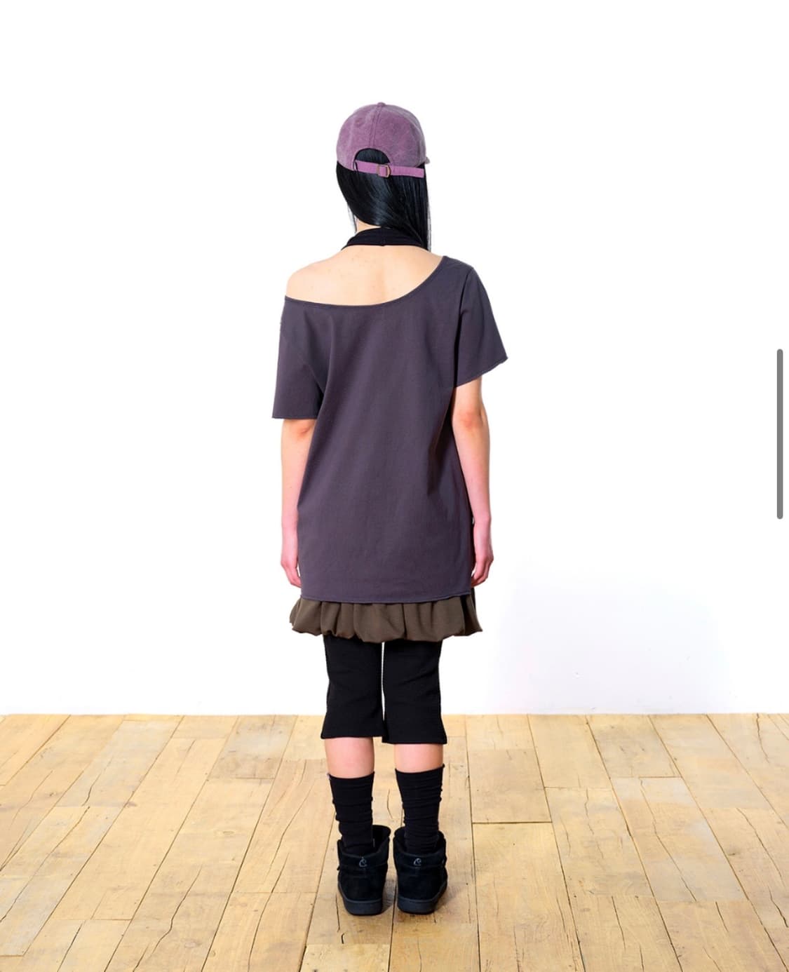 코이세이오038) Loose Off-Shoulder T-Shirt CH 상품이미지4