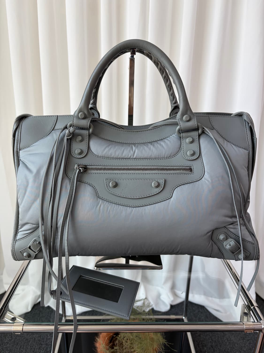 (레어) 발렌시아가 클래식 시티 퍼프 나일론 매트 그레이 모터백 상품이미지3