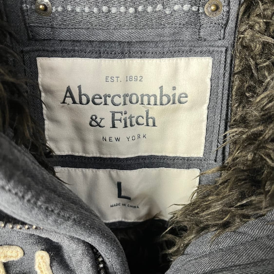 [A&F] 아베크롬비 로고 스펠아웃 울프죠 후드집업 상품이미지5