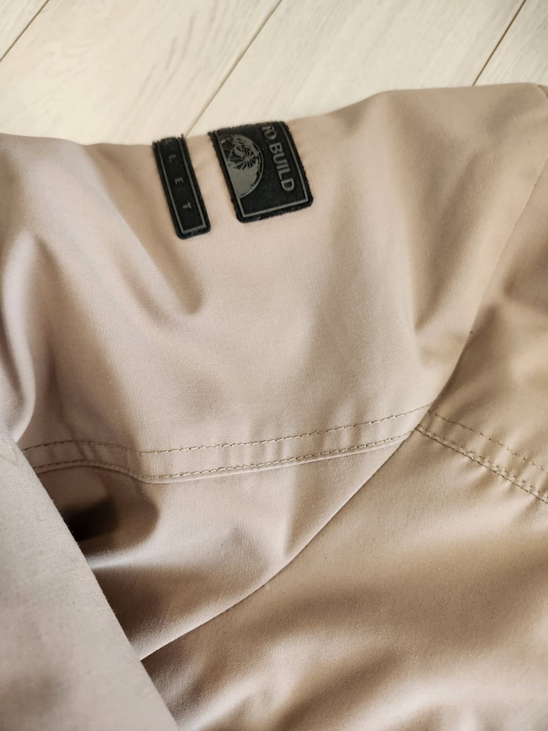 밀레 베이지 여성 덕다운 숏패딩 사이즈 95(M)

사진색감이 이상한데  상품이미지4