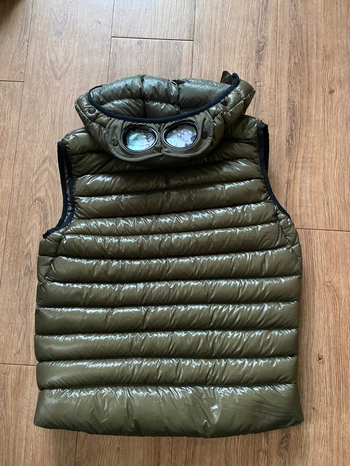 정품 cp컴퍼니 dd쉘 조끼패딩 상품이미지2