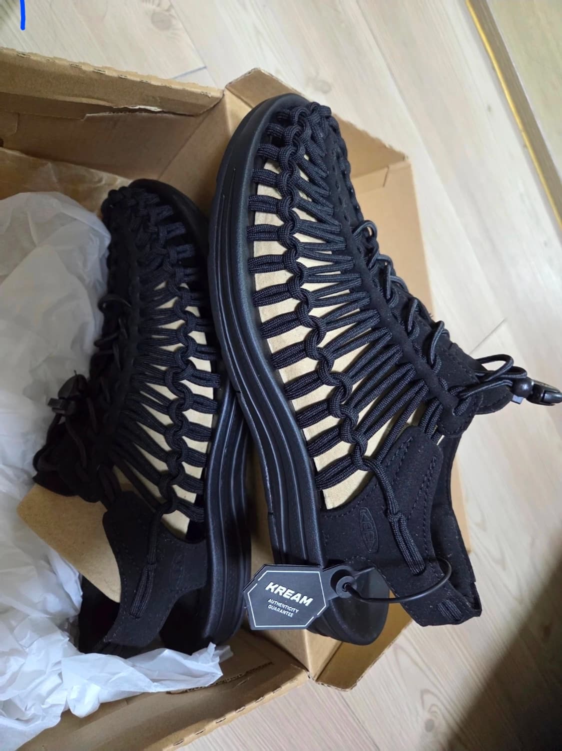 킨 유니크 샌들 블랙 상품이미지1