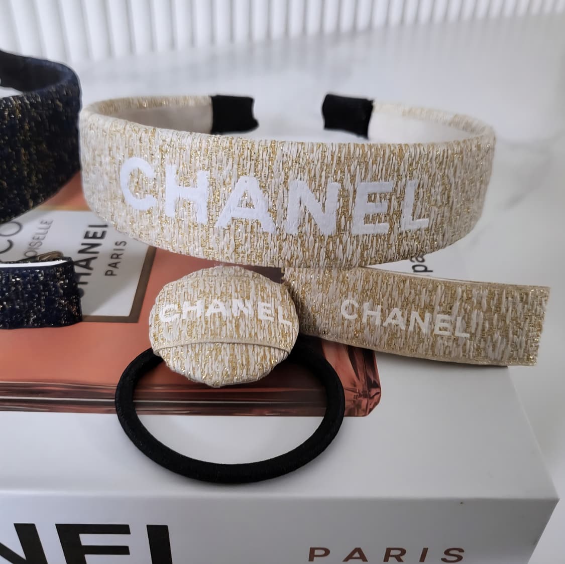 샤넬 23년 트위드 베니티 파우치+에코백+헤어악세사리 상품이미지7