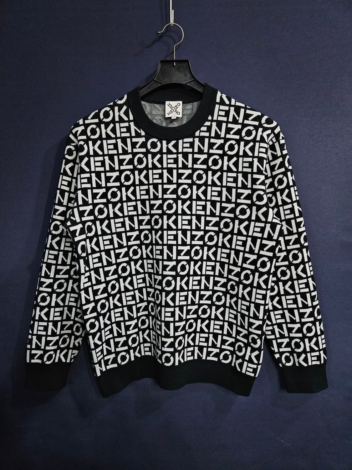 겐조 로고패턴 남성 세미오버핏 100 니트 상품이미지1