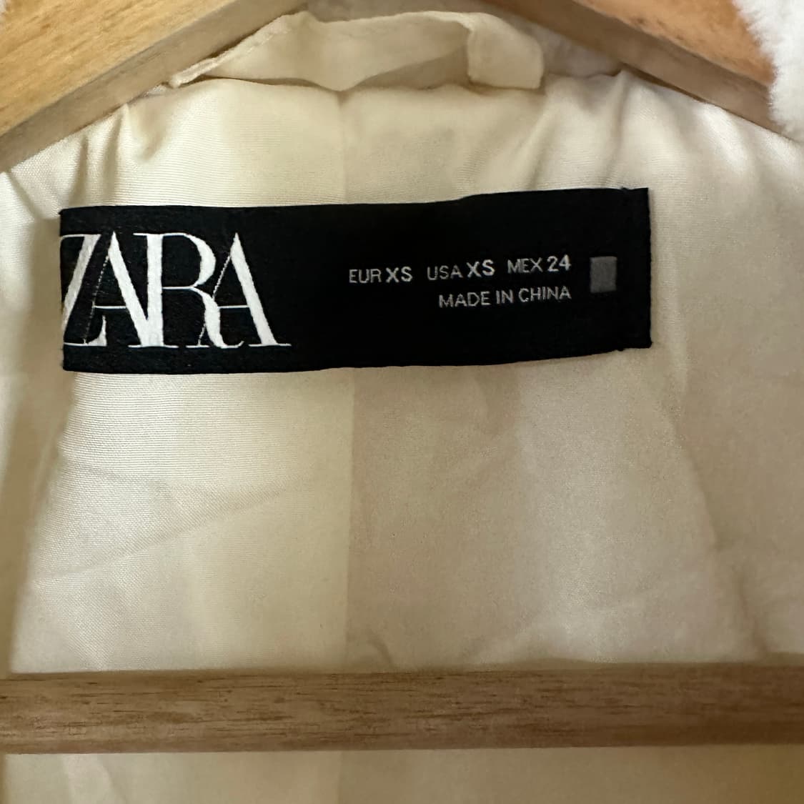 자라 페이크퍼 숏자켓 상품이미지3