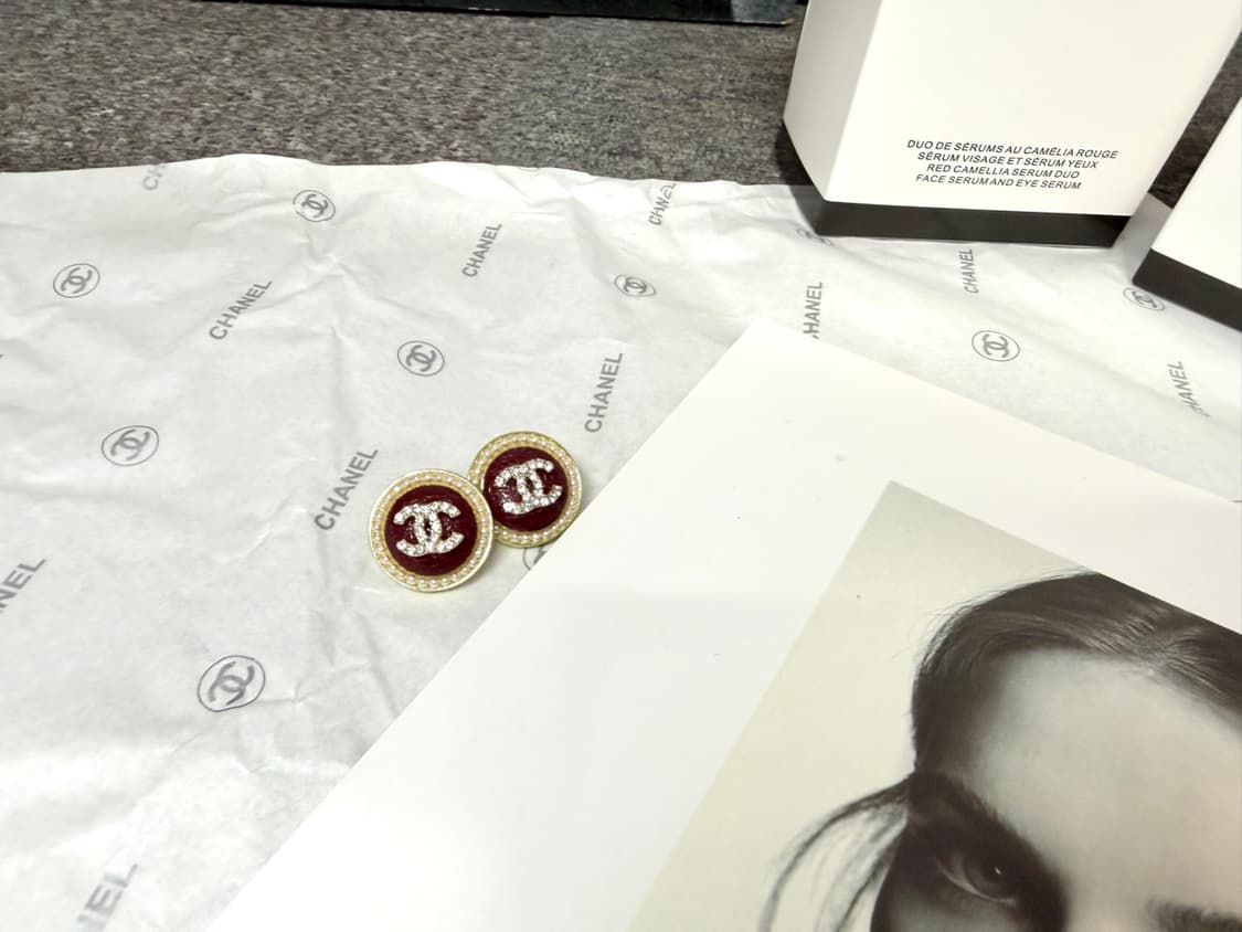샤넬 CC 포인트 크리스탈 레드 이어링 상품이미지5