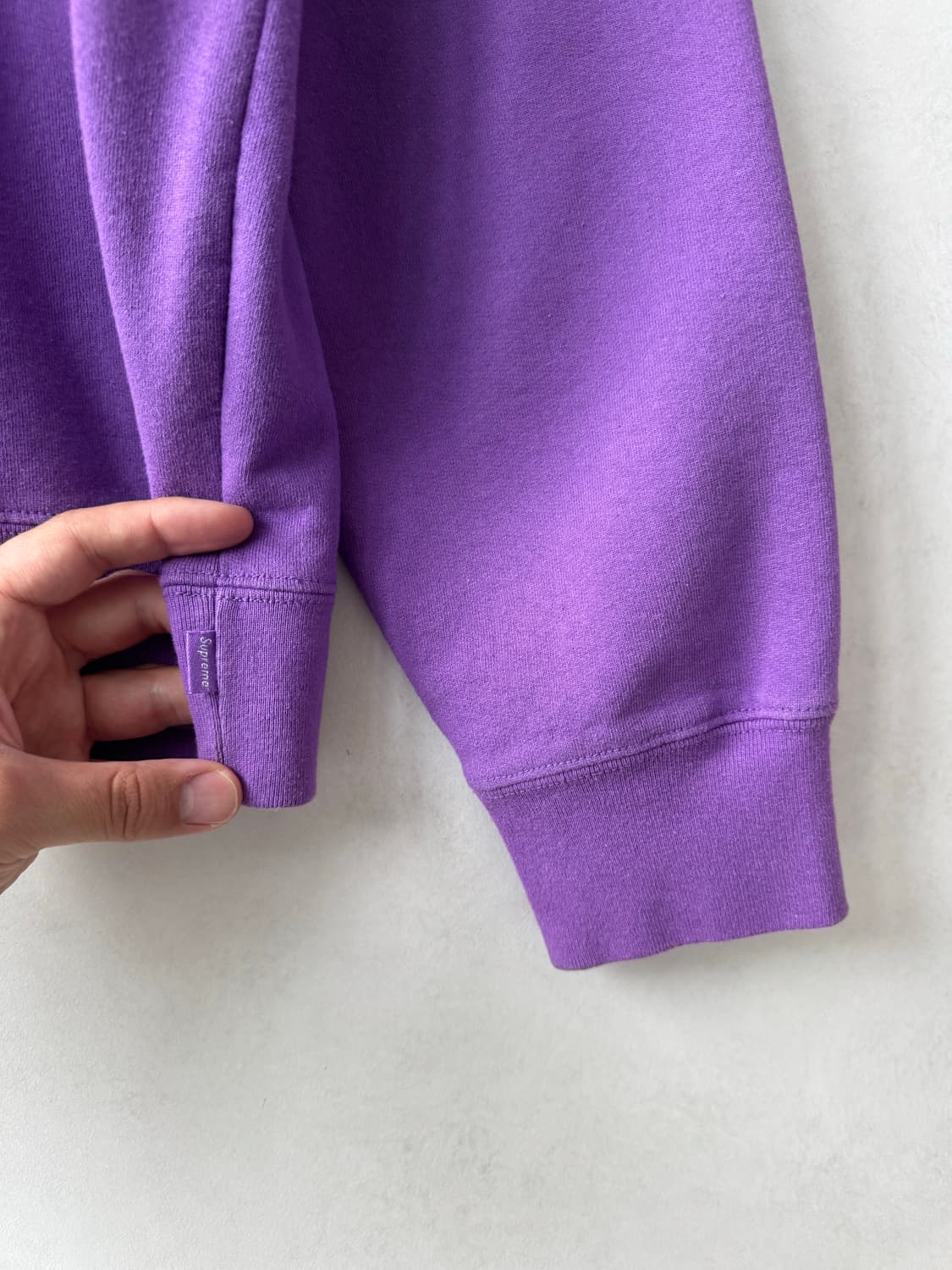 Ss20 슈프림 텃아웃 로고 크루넥 상품이미지5