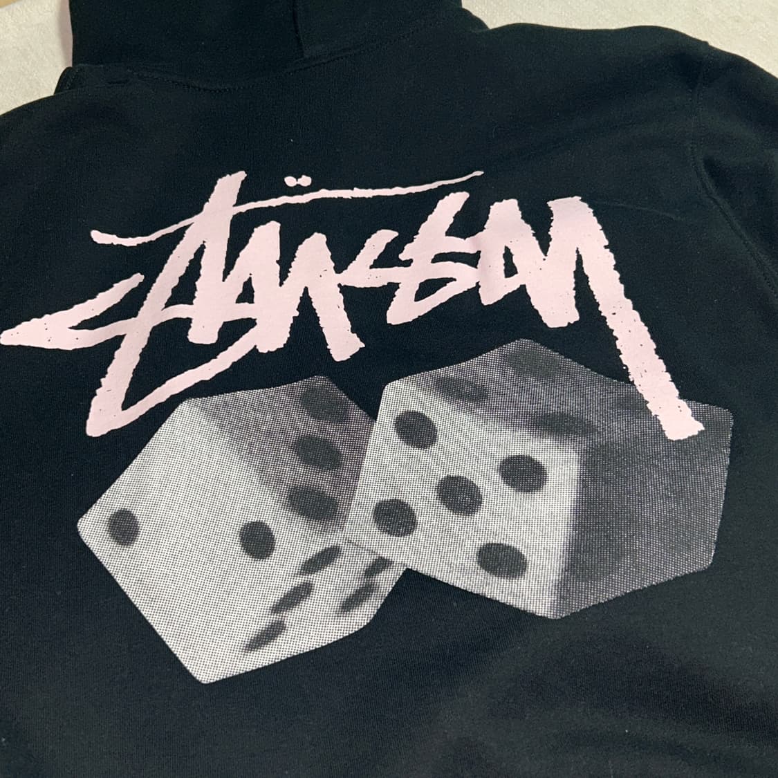 스투시 다이스 로고 블랙 후드티 상품이미지4