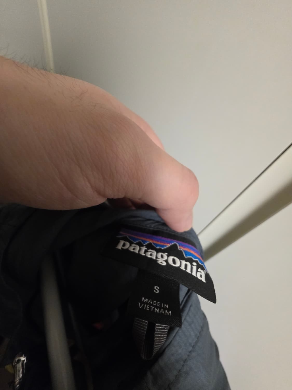 파타고니아 초경량 바람막이 s사이즈  상품이미지4