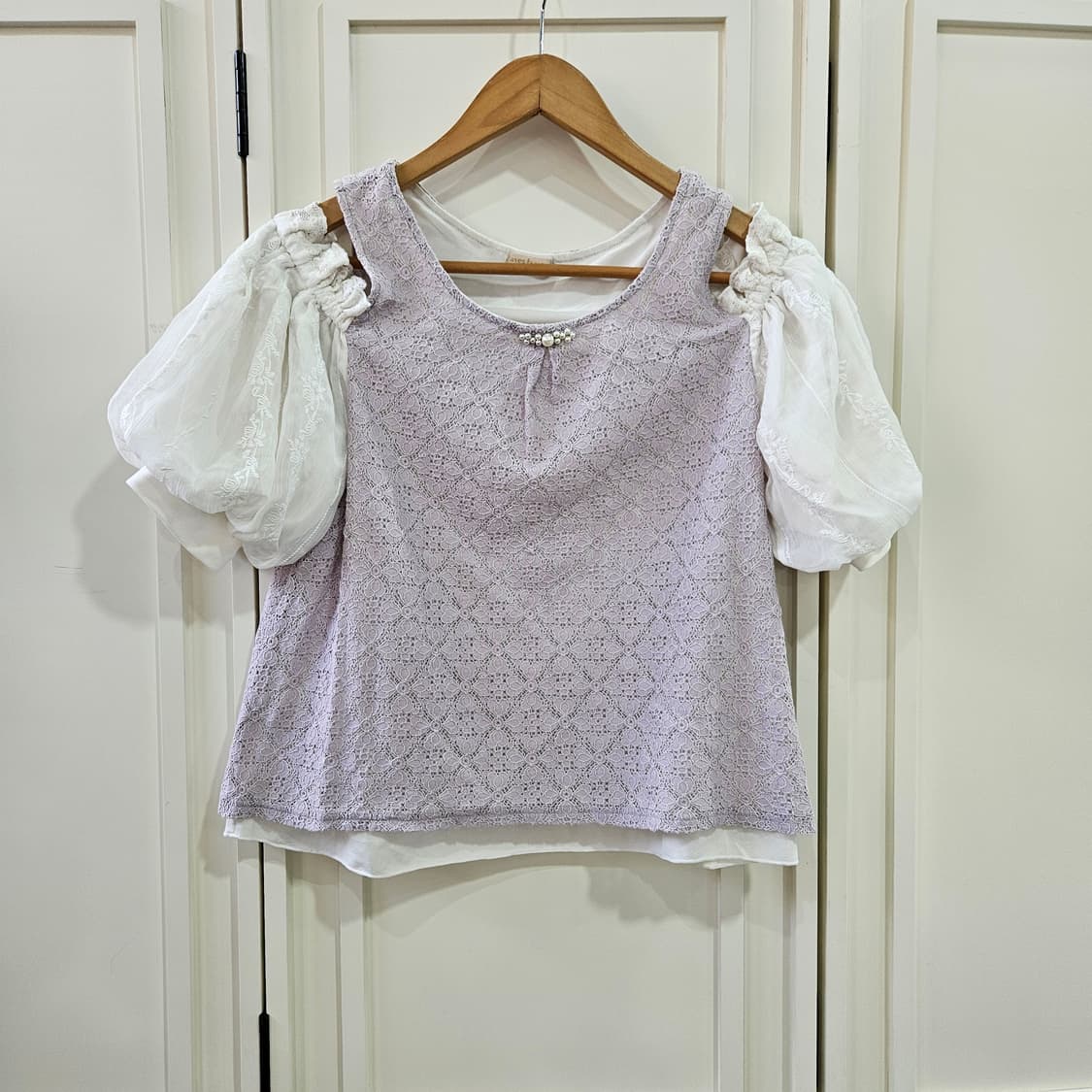 엑시즈팜 포에틱 오프숄더 레이스 블라우스 상품이미지1