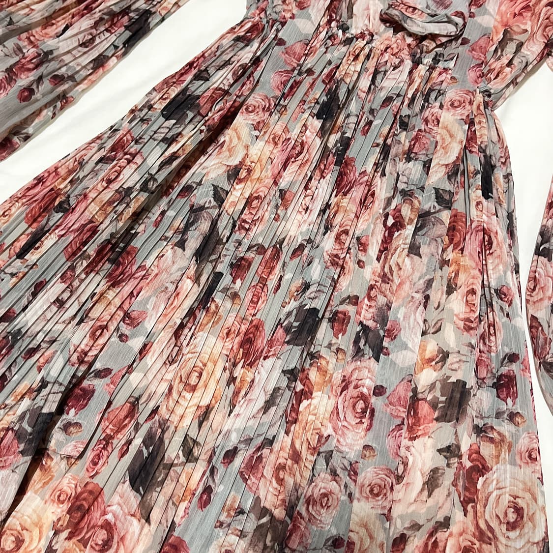 새상품+중고 ) 임블리 로즈플리츠 롱원피스 상품이미지8