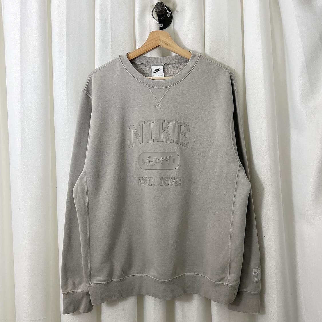나이키 그레이 한글날 라운드 맨투맨 상품이미지1