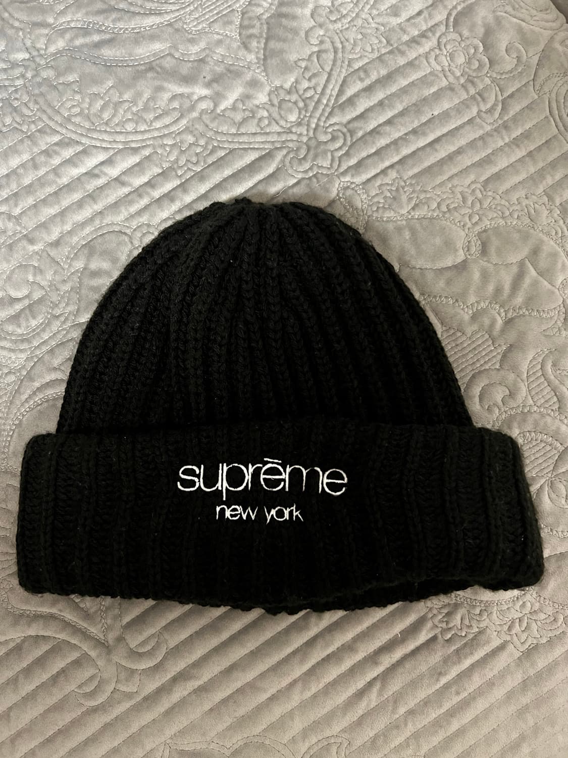 슈프림 립드 비니 상품이미지1