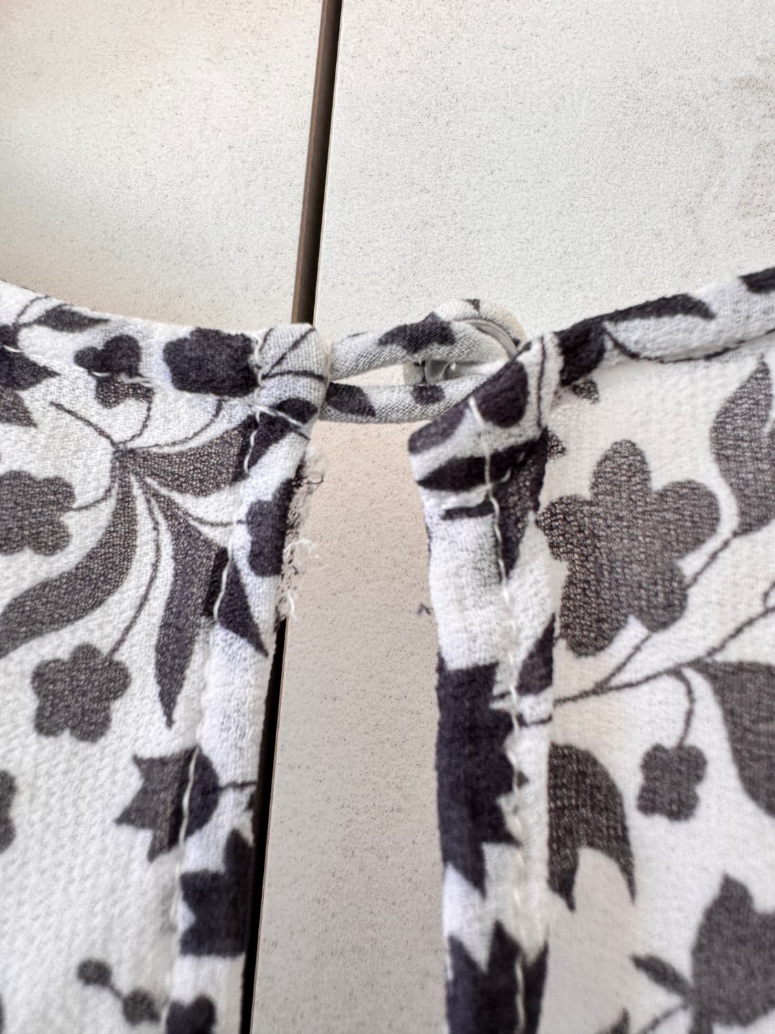 리퍼브 제품 뉴욕에서 구입REBECCAMINKOFF 플라워 패턴 미니 원 상품이미지4