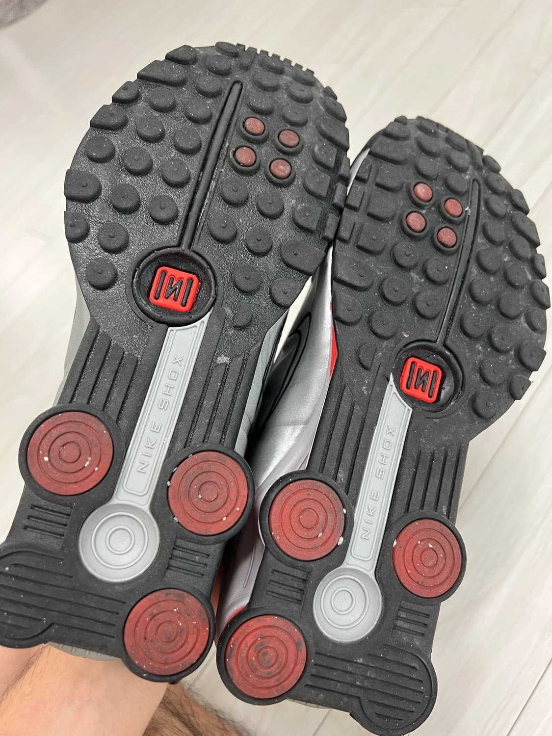 샥스 r4 블랙 메탈릭실버 상품이미지3