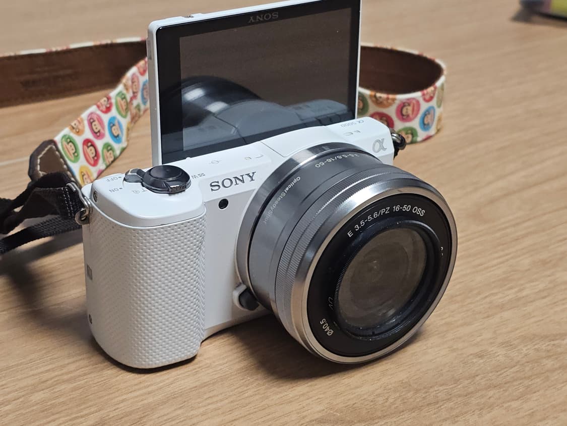 소니 알파 A5000 미러리스 카메라 상품이미지3