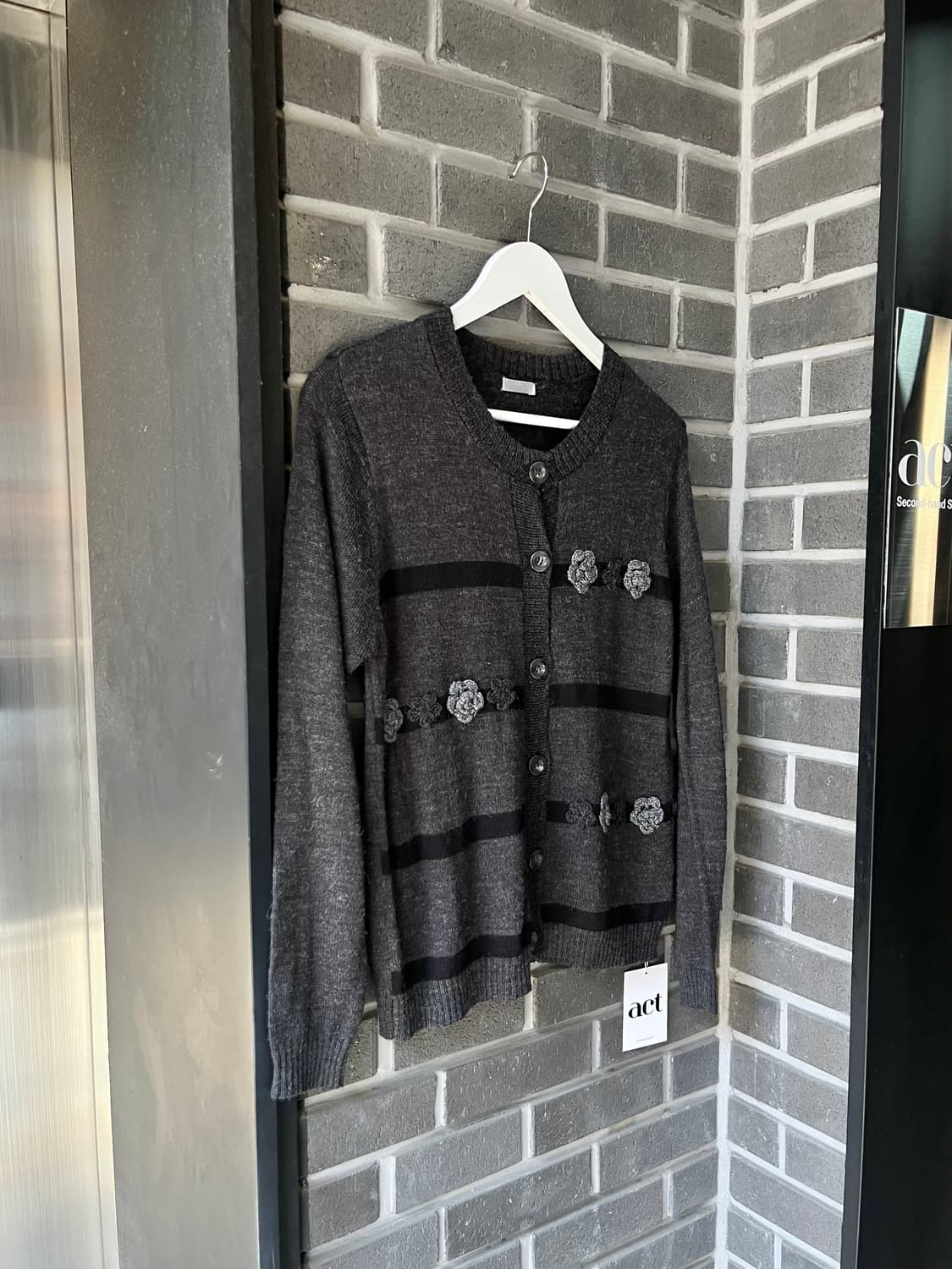 플라워 장식 가디건 그레이 상품이미지1