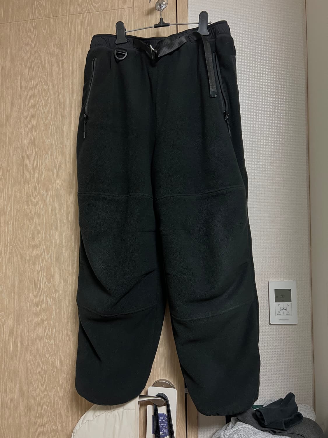 모이프 하이커팬츠 24aw 블랙 1사이즈 팝니다. 상품이미지1