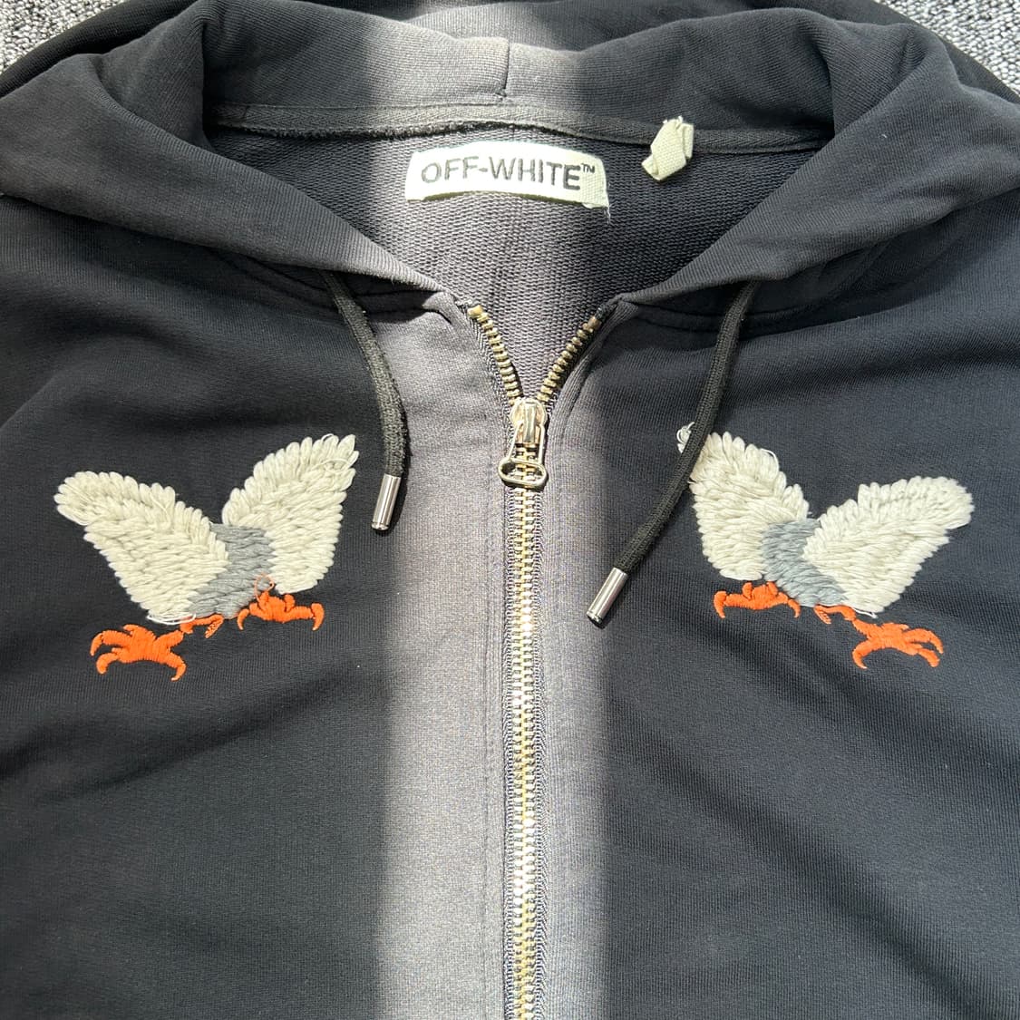 오프화이트 이글 자수 투웨이 후드 집업 상품이미지3