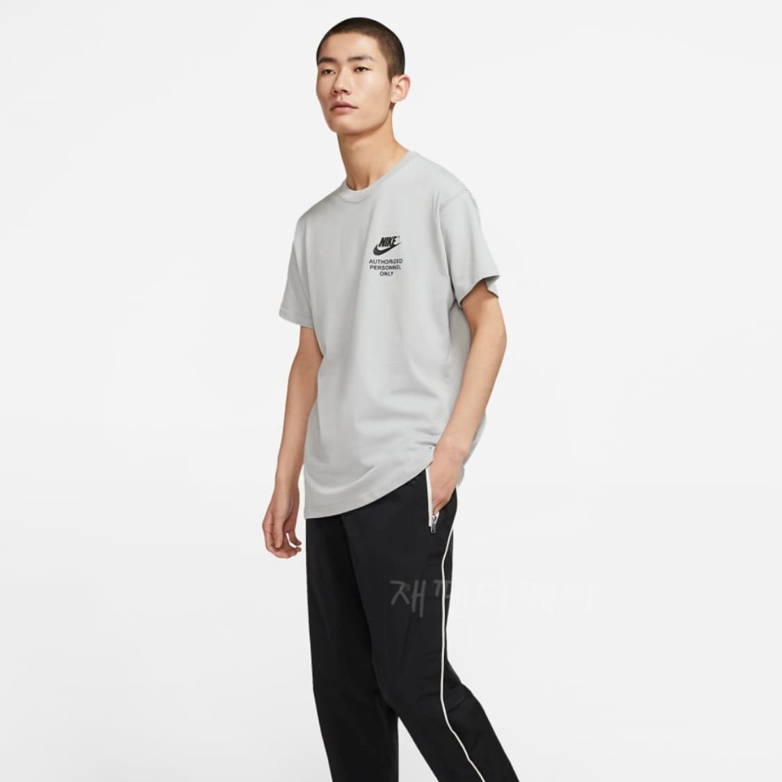 남성) NIKE 스우시 레터링 반팔티셔츠 상품이미지1