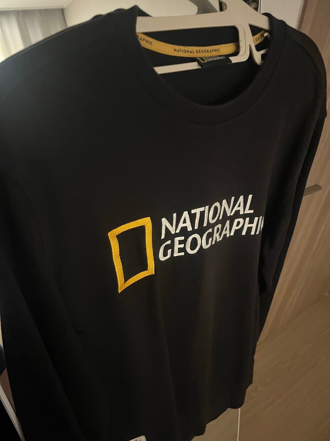 내셔널지오그래픽 맨투맨 팝니다 상품이미지1