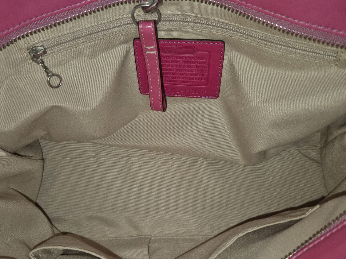 COACH Pink enamel leather Bag 상품이미지6