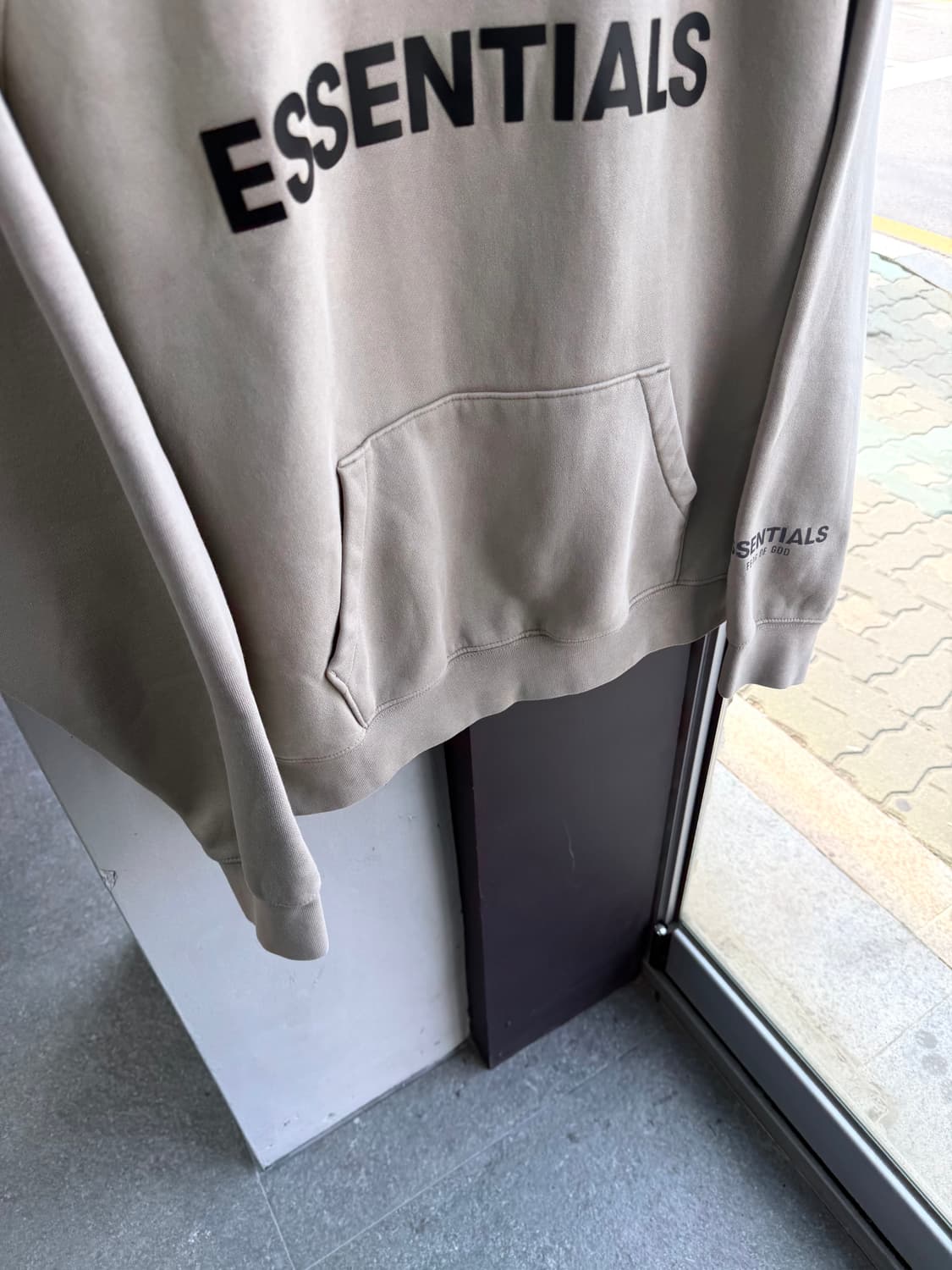 M/ 피어오브갓 에센셜 프론트로고 기모 후드티 상품이미지5