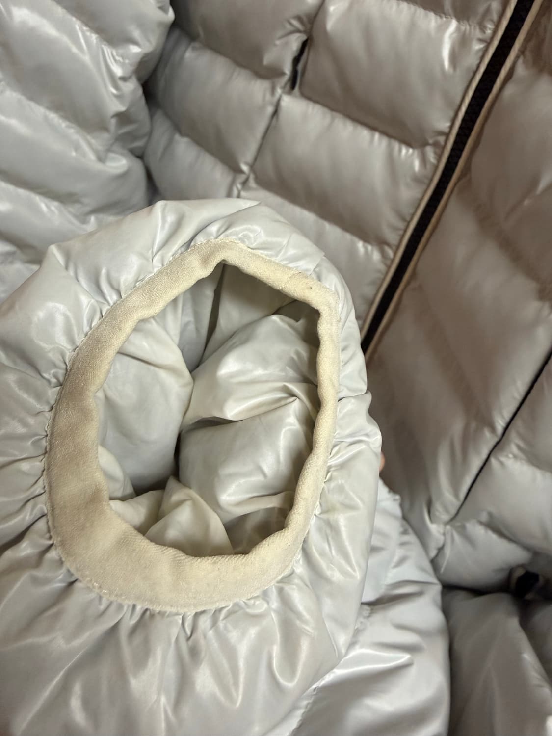 오와이 경량패딩 M 화이트 상품이미지5