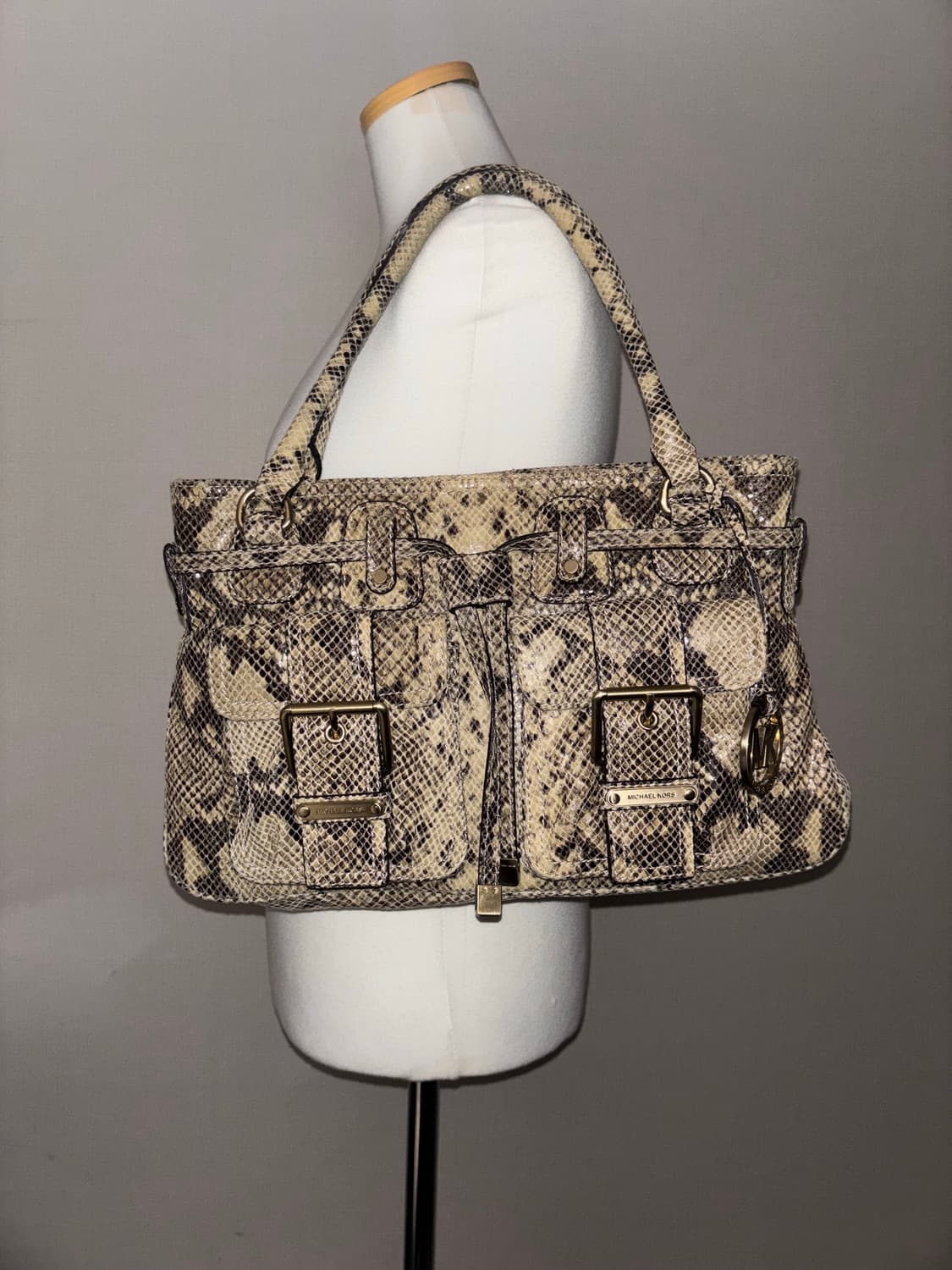 Michael Kors snake pattern shoulder bag 상품이미지4