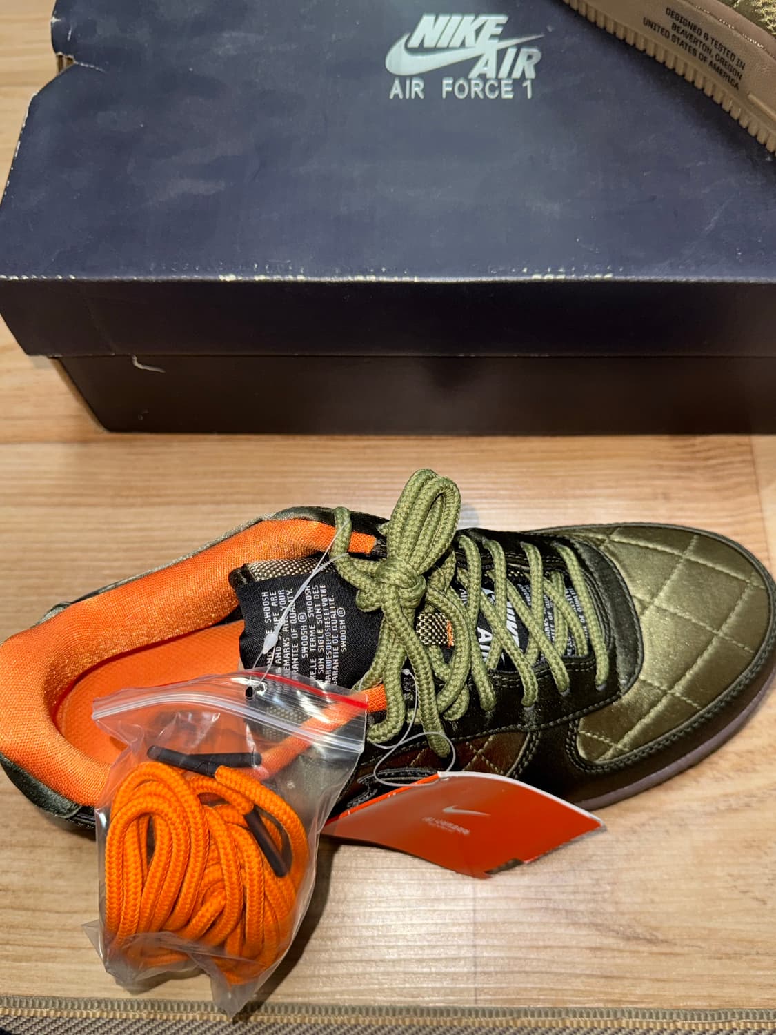 (새상품) 나이키 에어포스 1'07 프리미엄 퀼티드 사틴 팩 카고 카키 상품이미지4