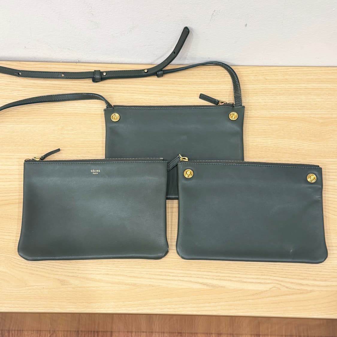 셀린느 트리오 크로스백 트리플 파우치 레이어드 탈부착 디테일 그린 상품이미지6